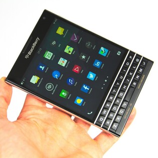 BlackBerry Passport oficiálně: zajímavá ostružina konečně na veřejnosti