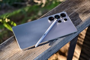 Samsung Galaxy S26 Ultra bude mít větší průstřel v displeji. Co je důvodem?