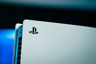 PlayStation 5 nebo iPhone 14 Pro? Ceny použitých se snížily