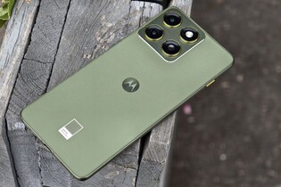 Podívejte se, jak to sluší tenké Motorole Edge 70 v uhrančivé „Bronze Green“