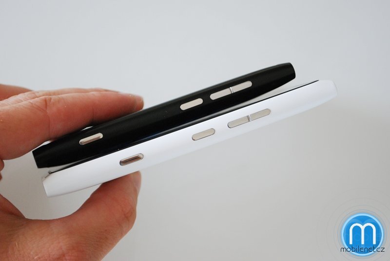 Srovnání Nokia Lumia 900 a Nokia Lumia 800