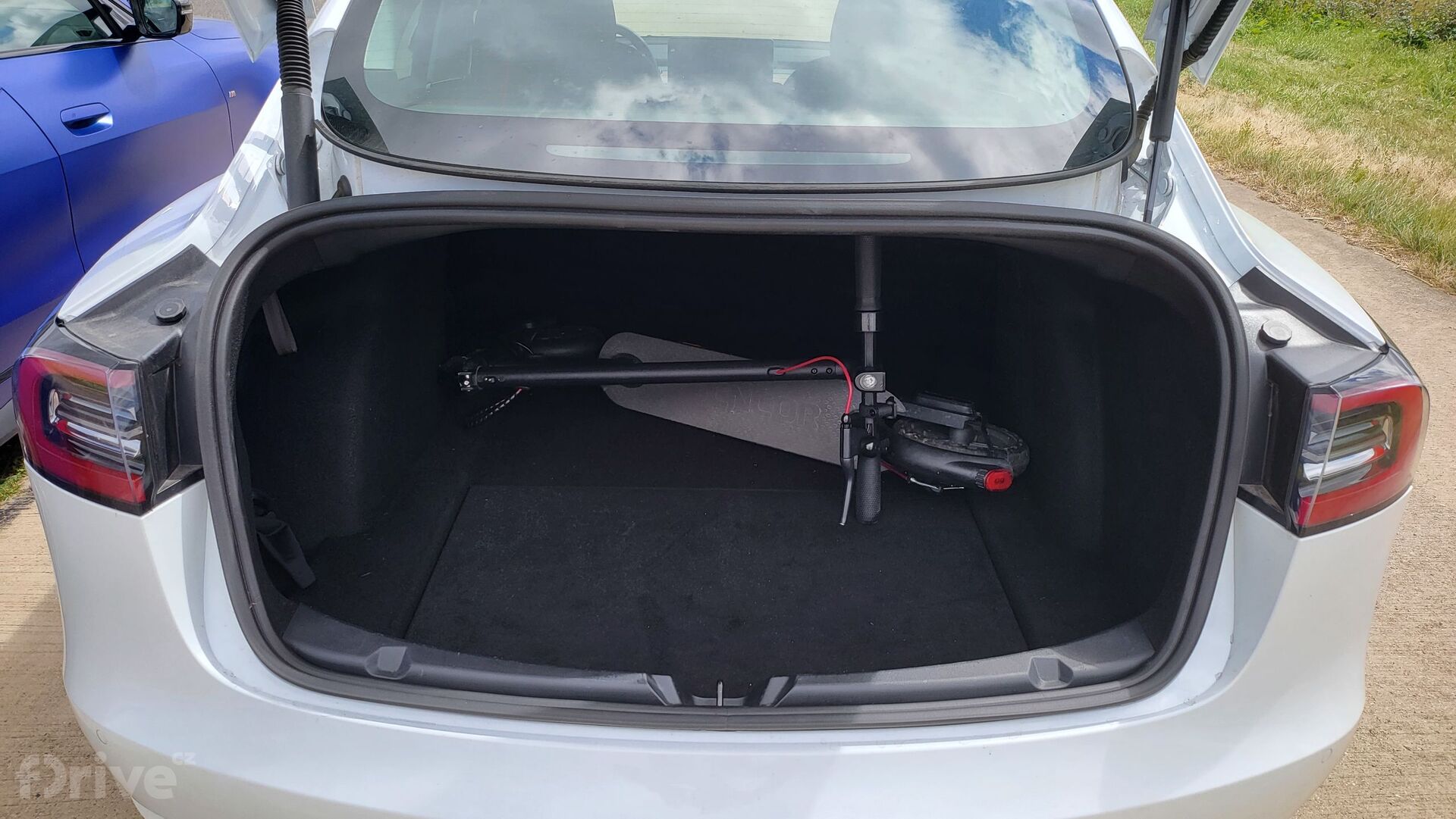 BMW i4 vs. Tesla Model 3