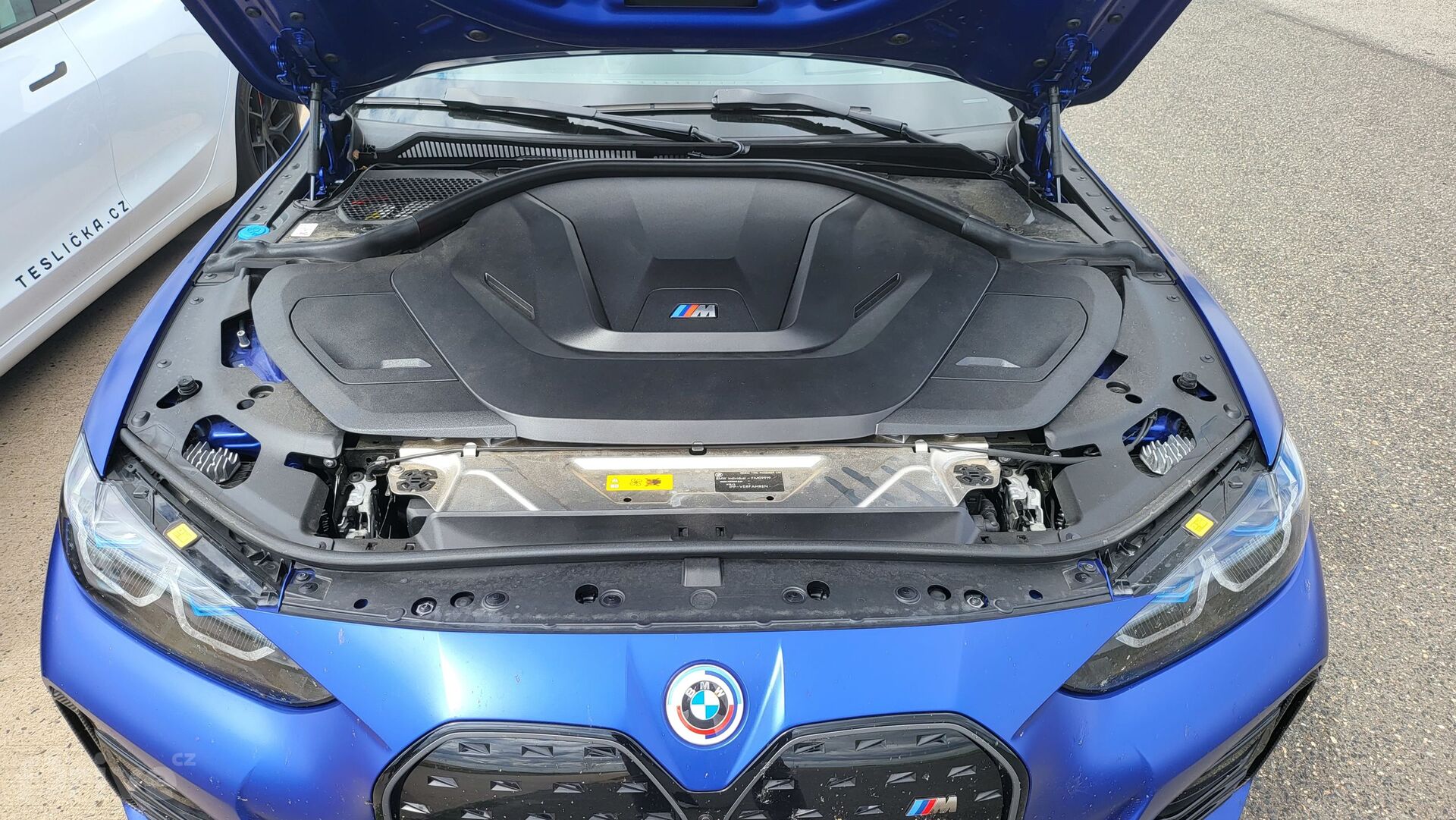 BMW i4 vs. Tesla Model 3