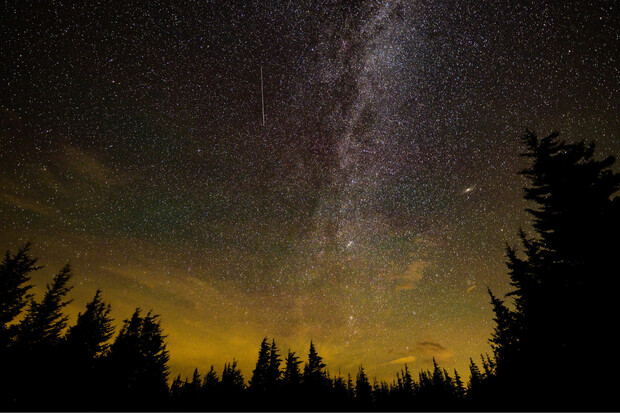Máte plány na dnešní večer? Podívejte se na meteorický roj Perseidy